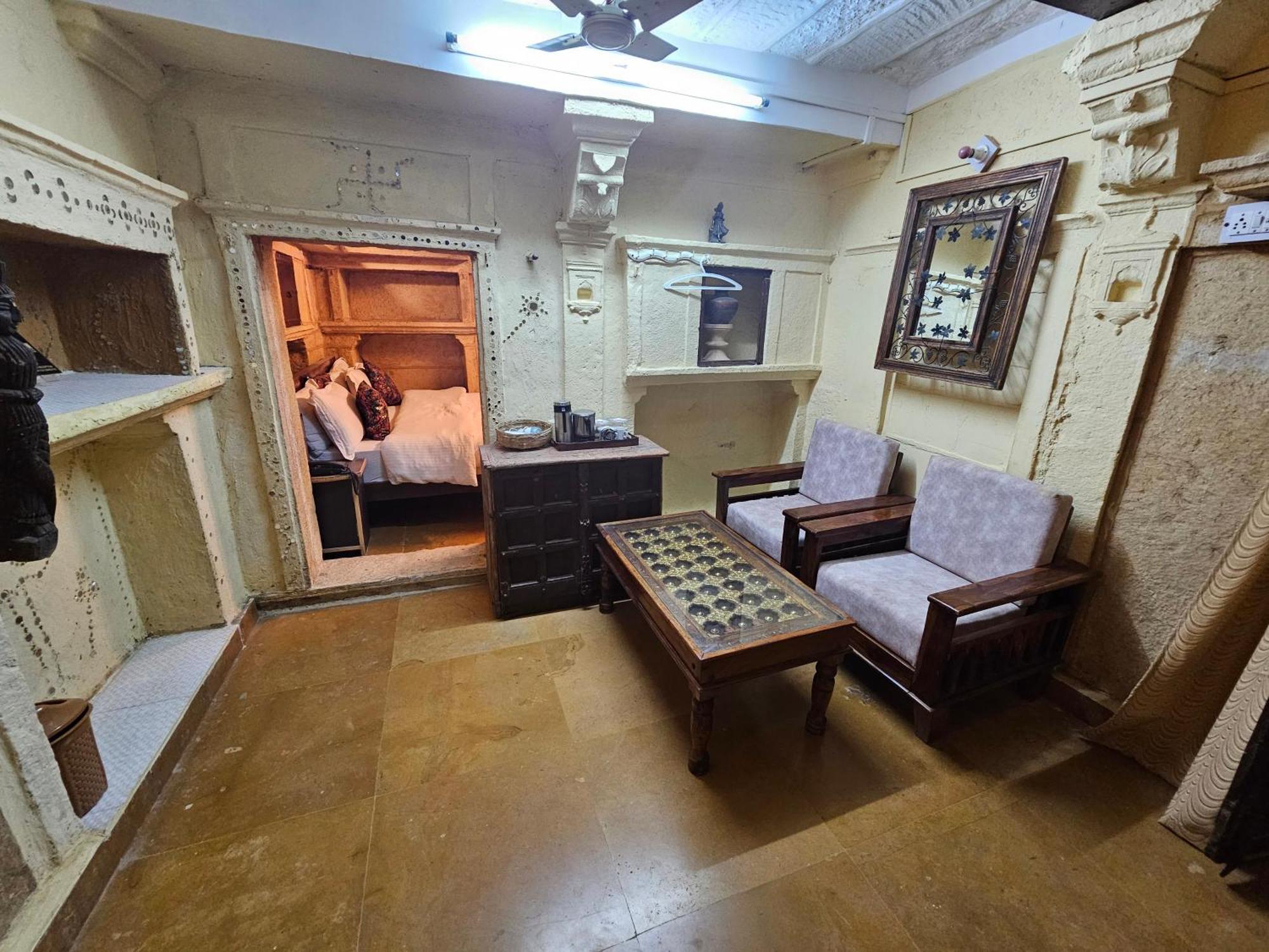 Desert Haveli Guest House Jaisalmer Phòng bức ảnh