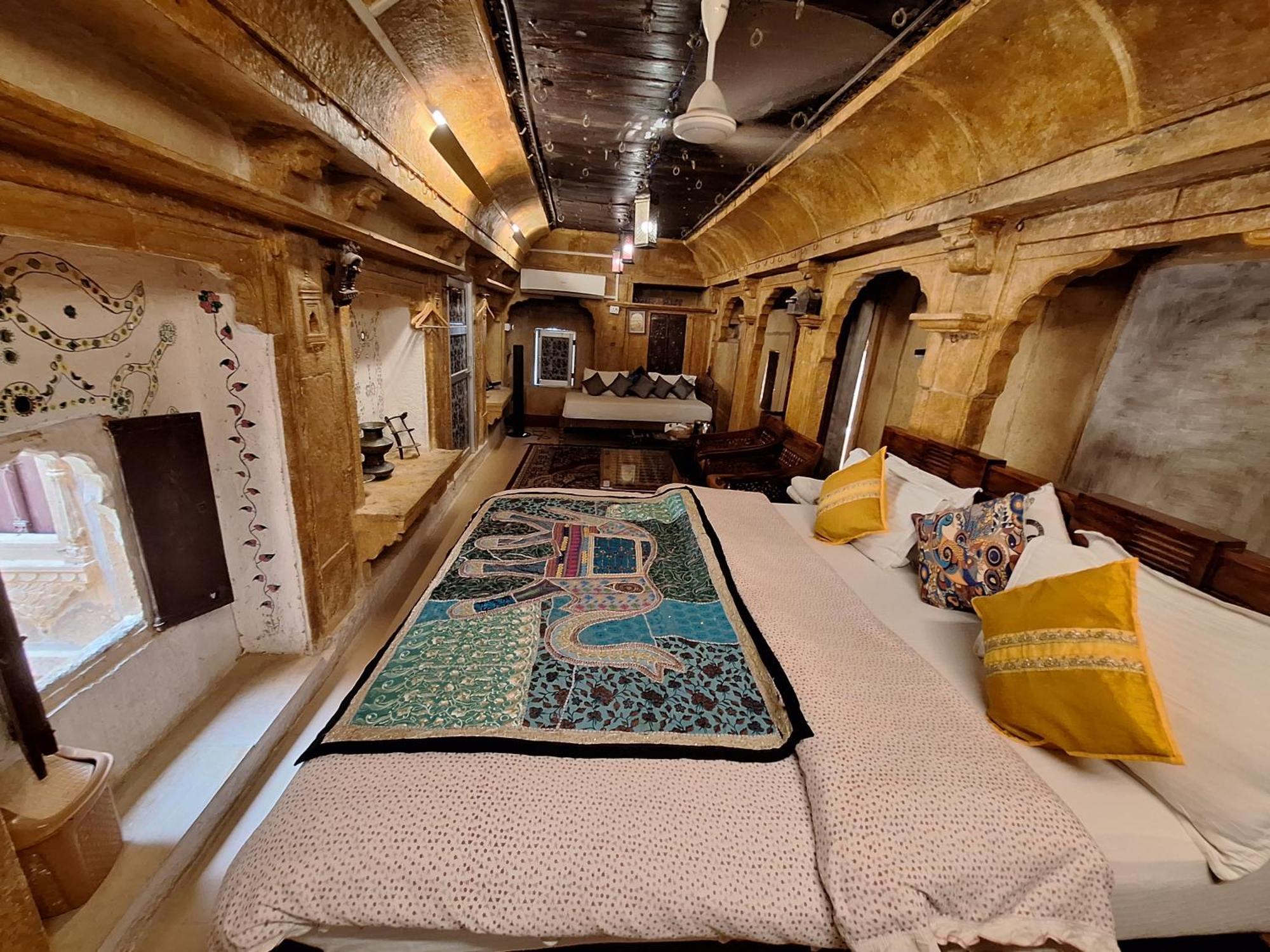 Desert Haveli Guest House Jaisalmer Phòng bức ảnh