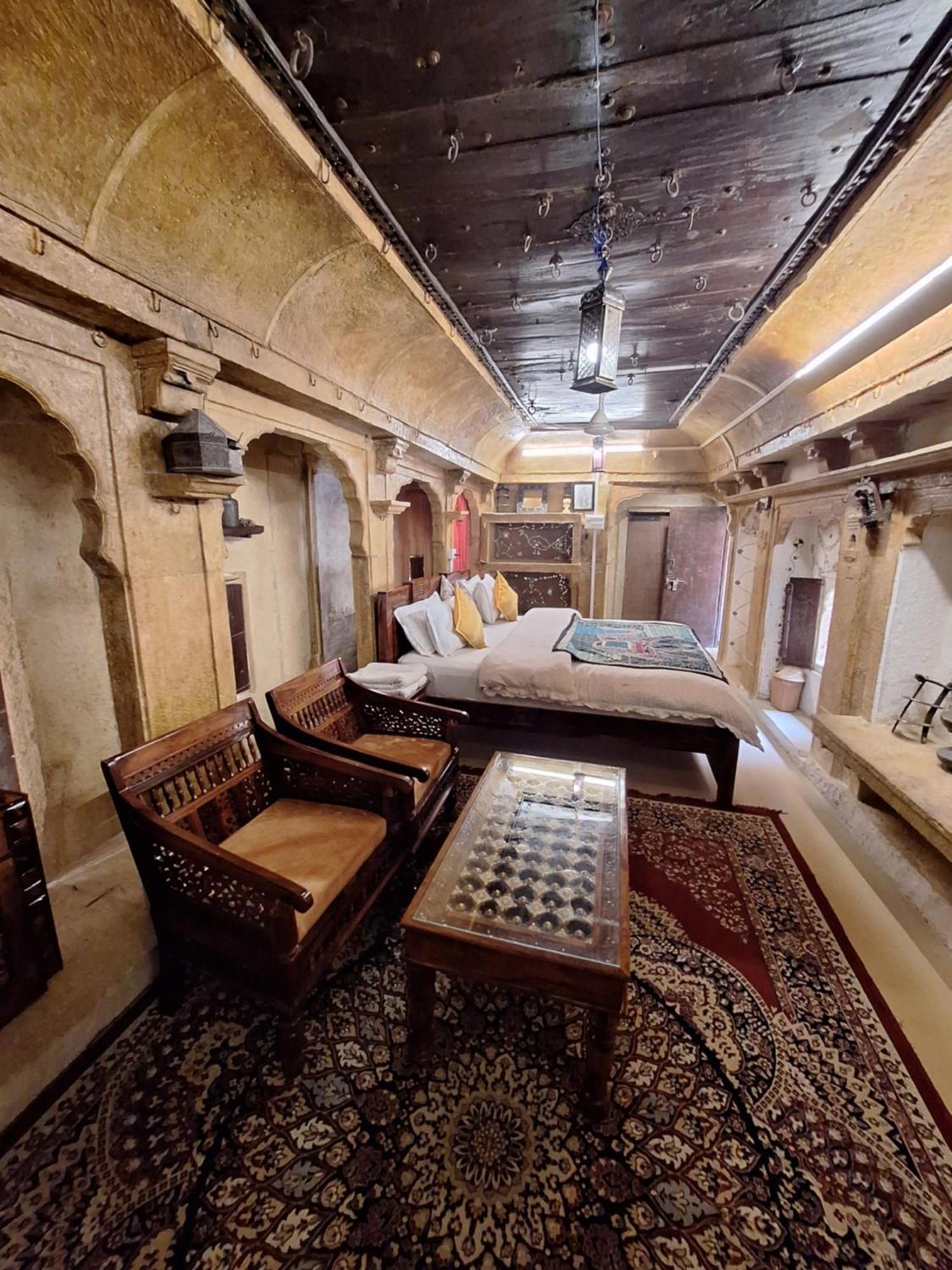 Desert Haveli Guest House Jaisalmer Phòng bức ảnh